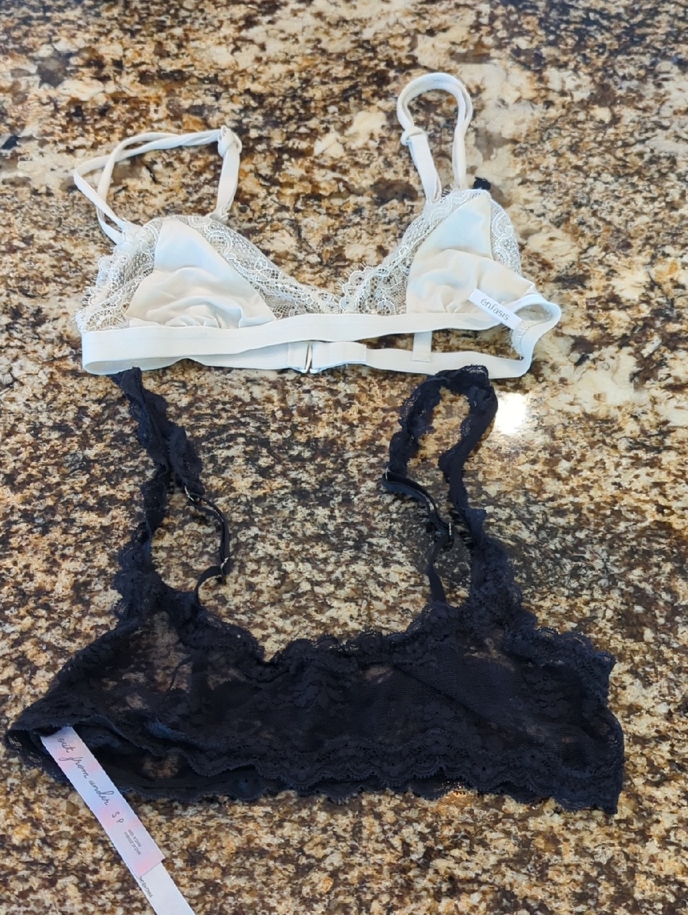 Bralette Bra Bundle Of 2 Lace Out From Under Enfasis White Navy Blue Floral Lace
